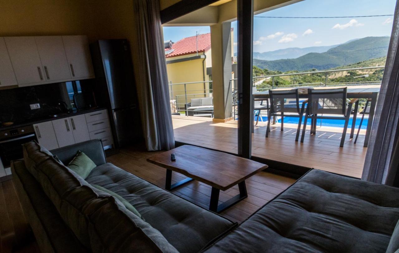 Santakira Villas Parga Exterior photo